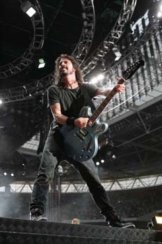 Los Foo Fighters dan un gran concierto en Wembley que respondió con un llenazo total